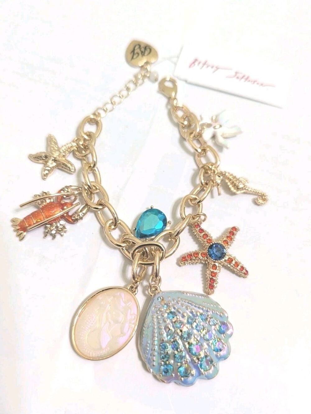 Betsey Johnson Gold Tone Charm sea Bracelet lobster, shell, starfish